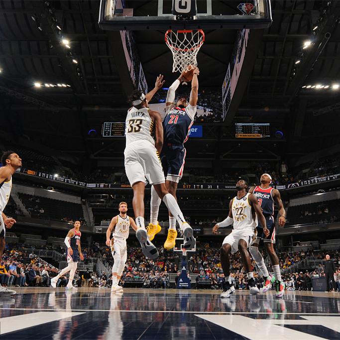 哈雷尔发威，黄蜂主场击败步行者的简单介绍