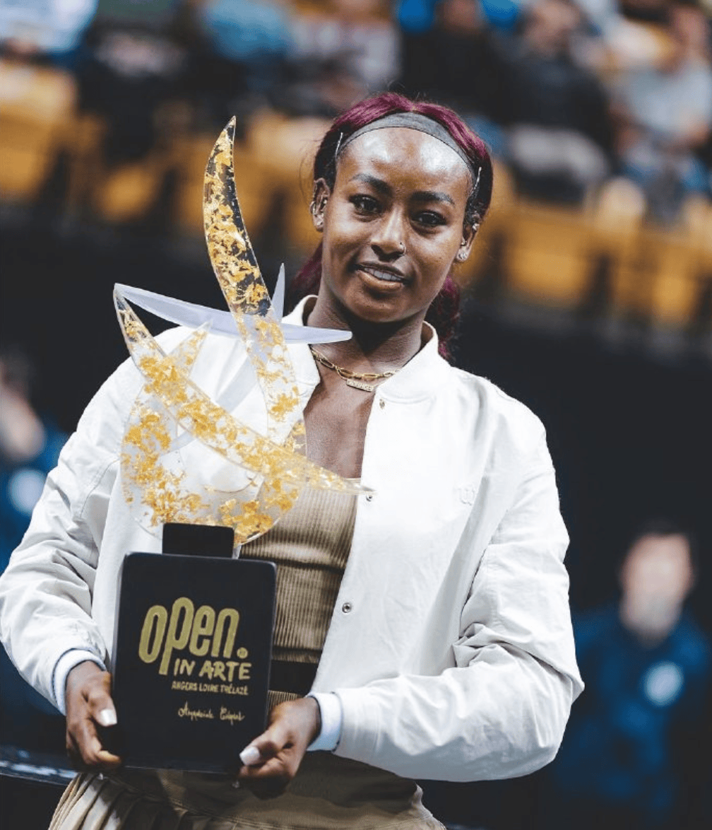 科维托娃爆冷击败勇士，回归赛场引爆全场！的简单介绍